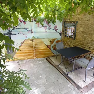 la-terre-doree.hotels-rhonealpes.com/